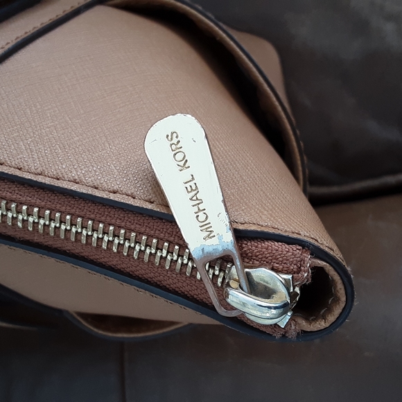 Michael kors Brown Leather Tote - great condition - Picture 12 of 13